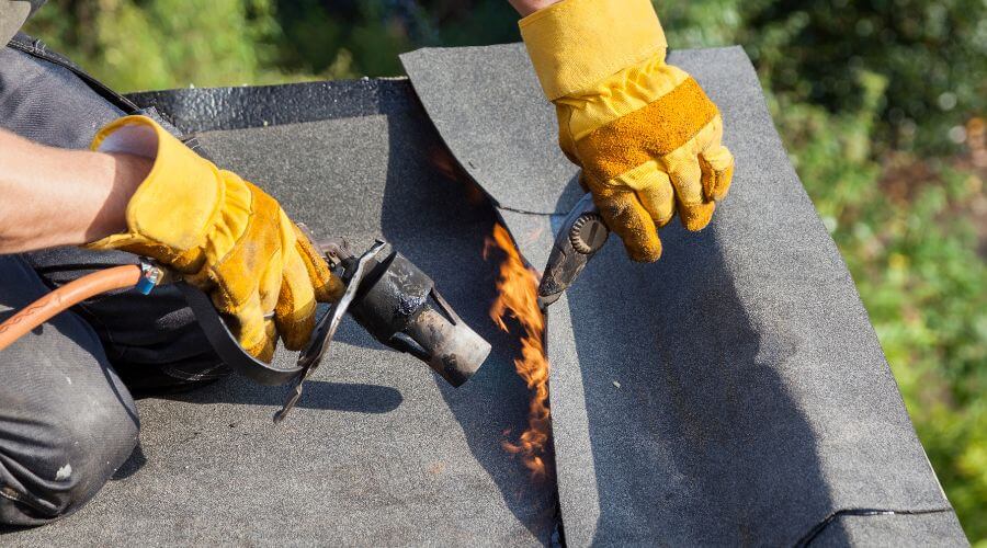 Professional gutter cleaning in Norwood, MO